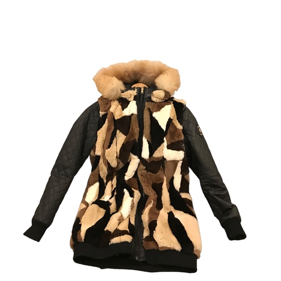 Up-cycled Fur Coat with Removable sleeves by Margarita Voultsos - Picture 2 of 4